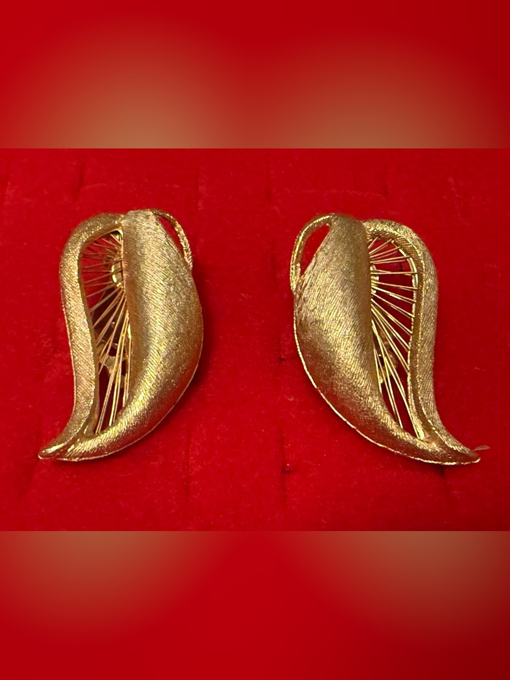 Vintage Matte Gold Leaf Sculpted Clip-On Earrings - Elegant Women’s Jewelry